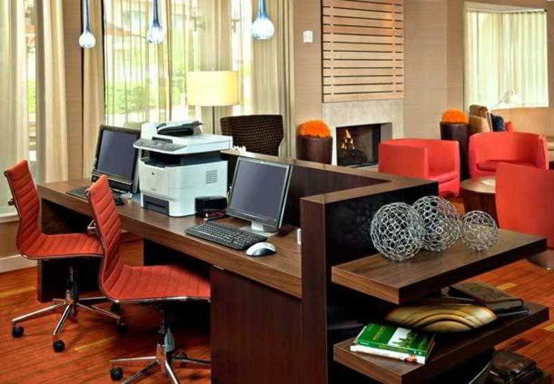 Courtyard By Marriott Файетвил Екстериор снимка